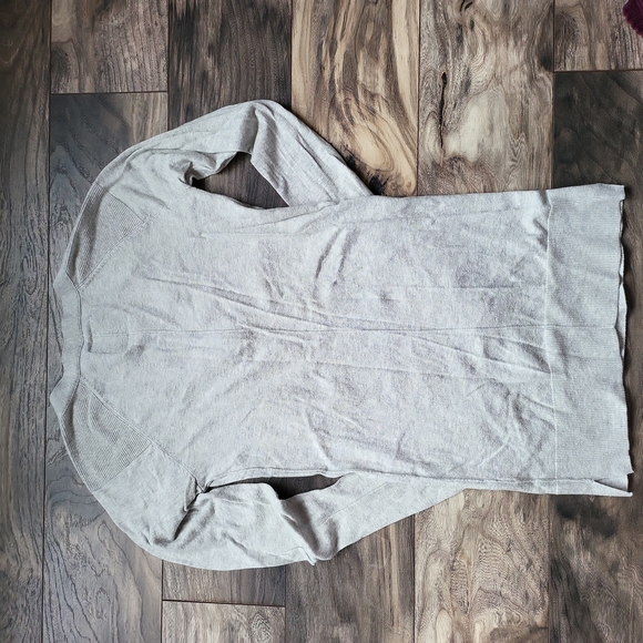 American Eagle Outfitters Sweater - Picture 3 of 3